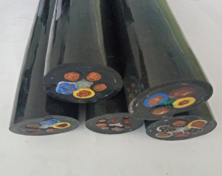金陽(yáng)光電纜廠家來(lái)跟大家一起來(lái)分享下是怎么整理家里的線纜的.jpg